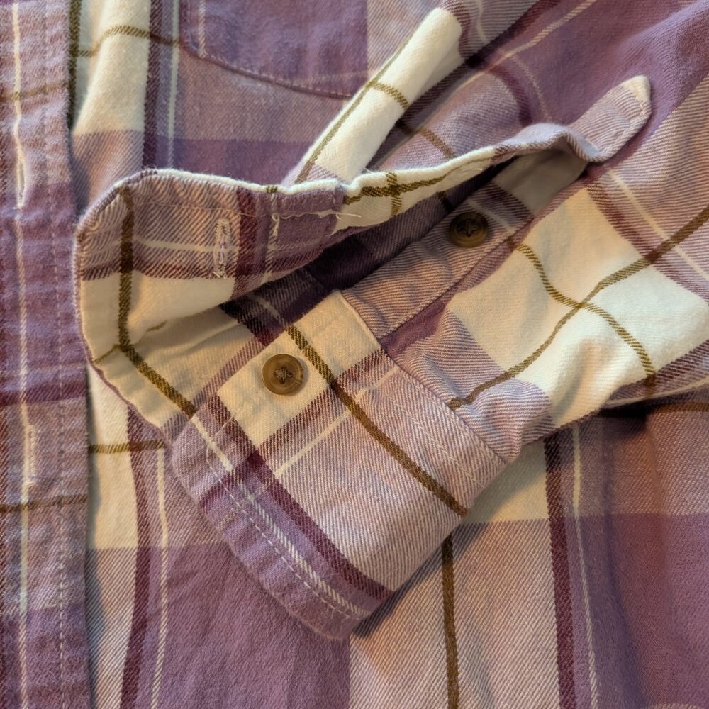 Like new Universal Thread lavender/cream flannel, size L - Picture 2 of 7